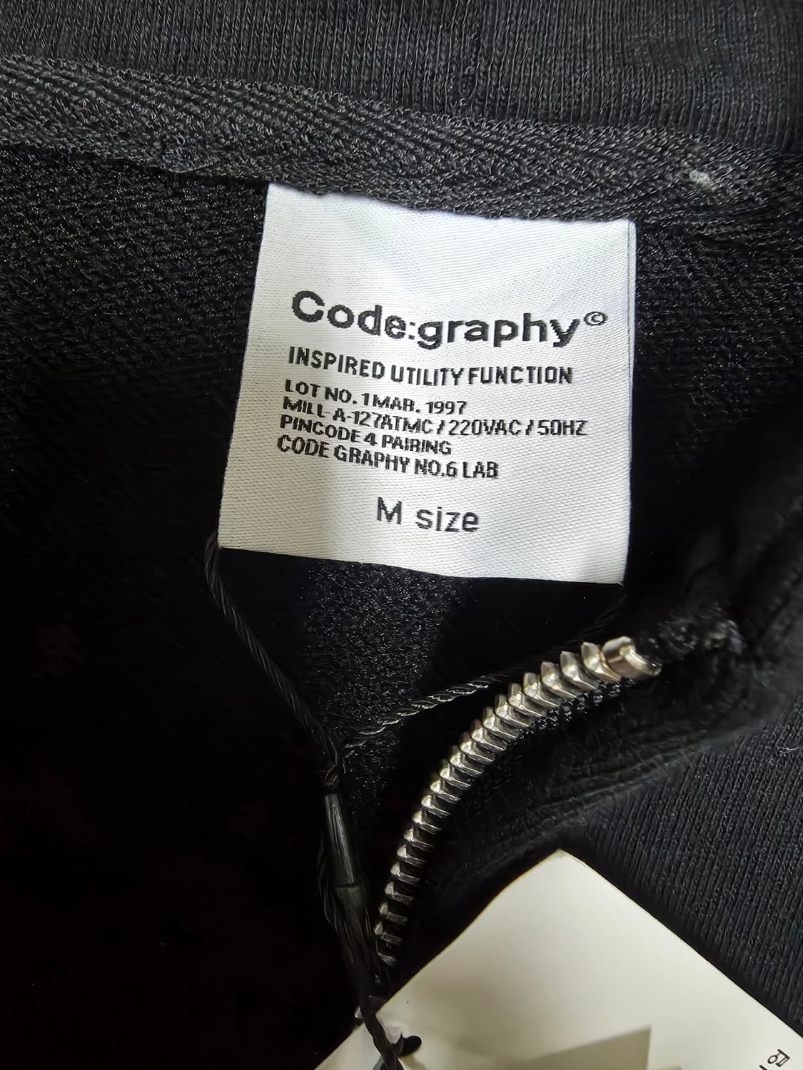 코드그라피 크롭 후드집업 미사용품  상품이미지3