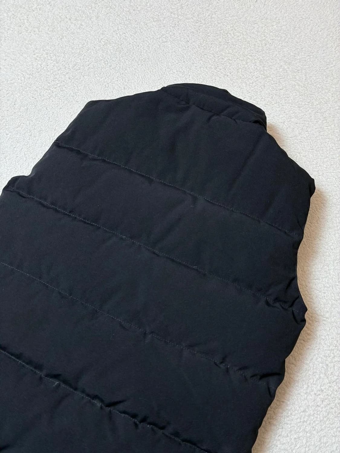 캐나다구스 14FW 경량 로고 와펜 패딩 조끼 PN7733 상품이미지7