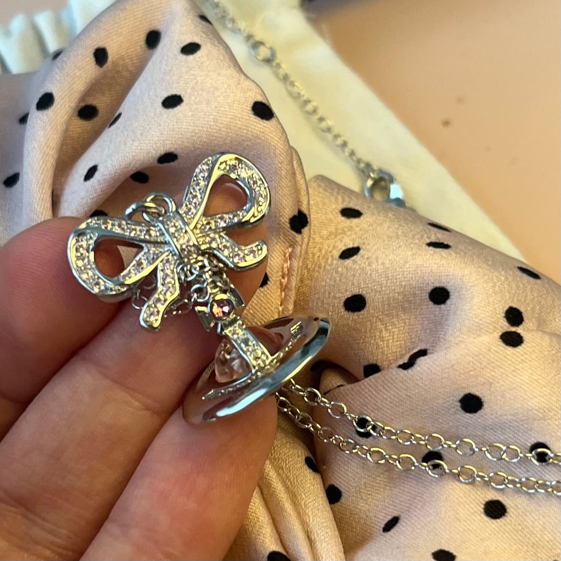 비비안웨스트우드 옥타비에 펜던트 목걸이 핑크 상품이미지3