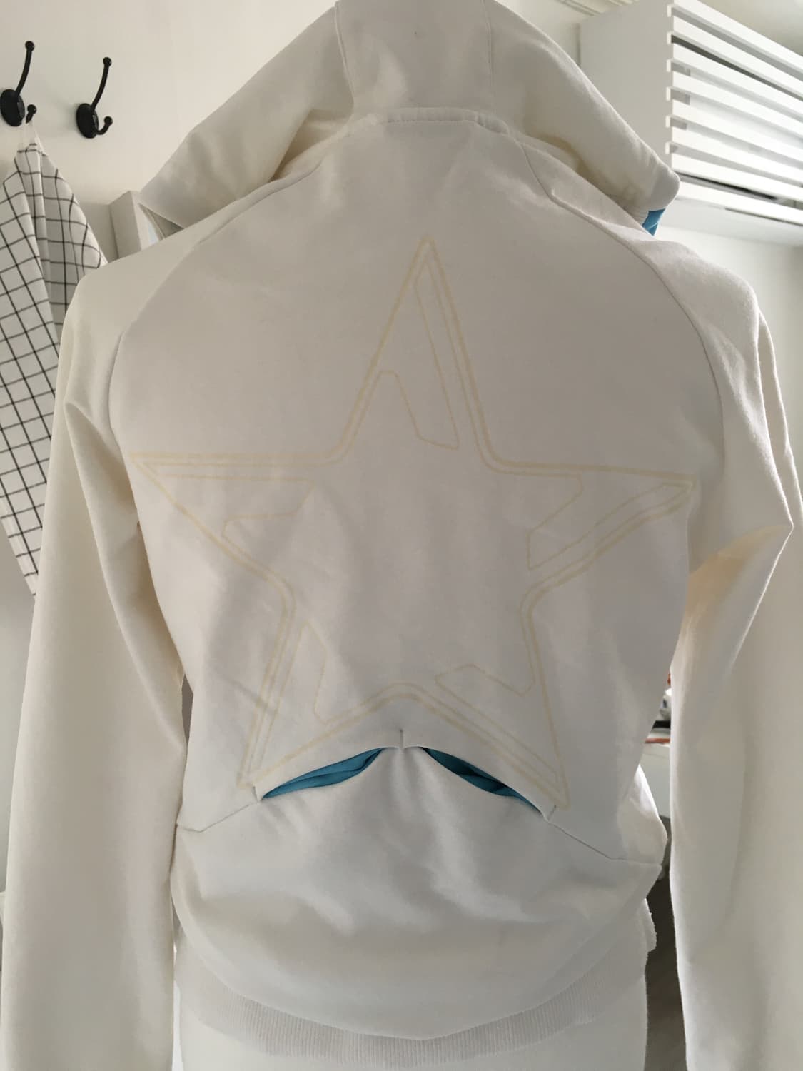 아디다스 챔피언스리그 화이트 후드집업 상품이미지3