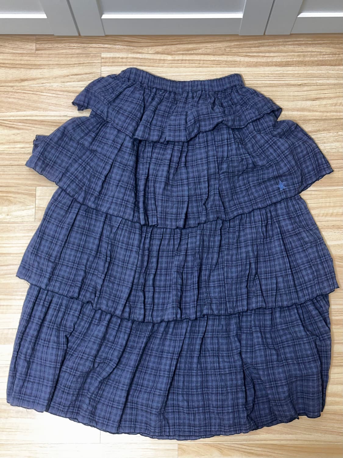 (아일릿 원희 착용) 웹하우스 트위스터 체크 티어드 스커트 네이비 상품이미지1