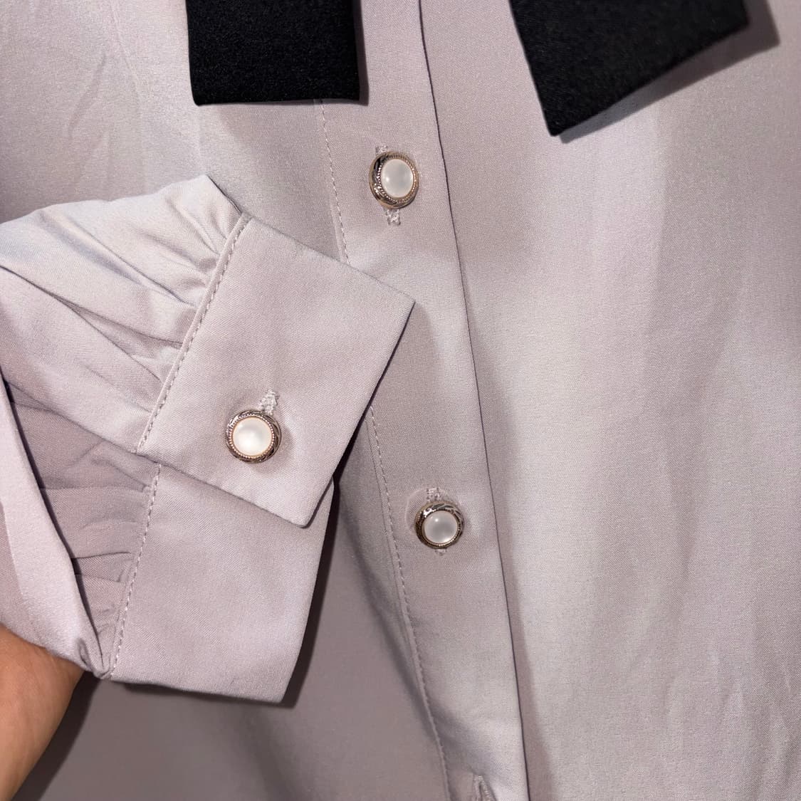 엑시즈팜 부띠끄 라벤더 시스루 블라우스 상품이미지3