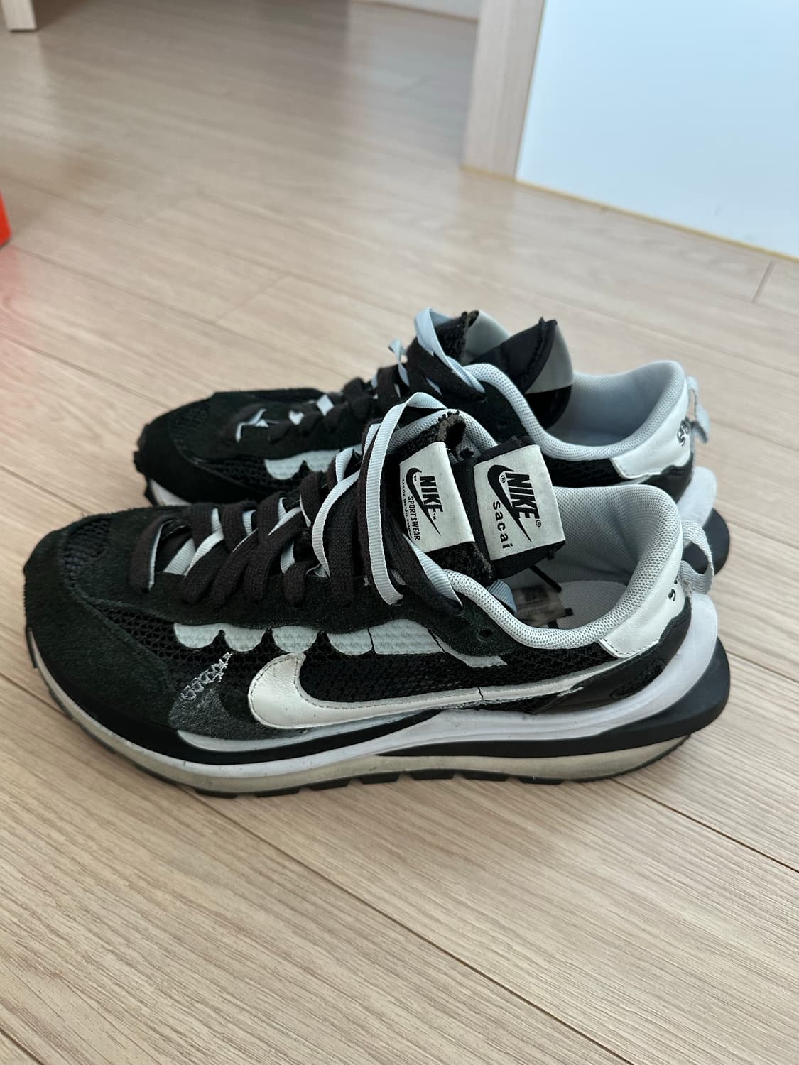 나이키 x 사카이 베이퍼와플 블랙 화이트(250사이즈) 상품이미지4