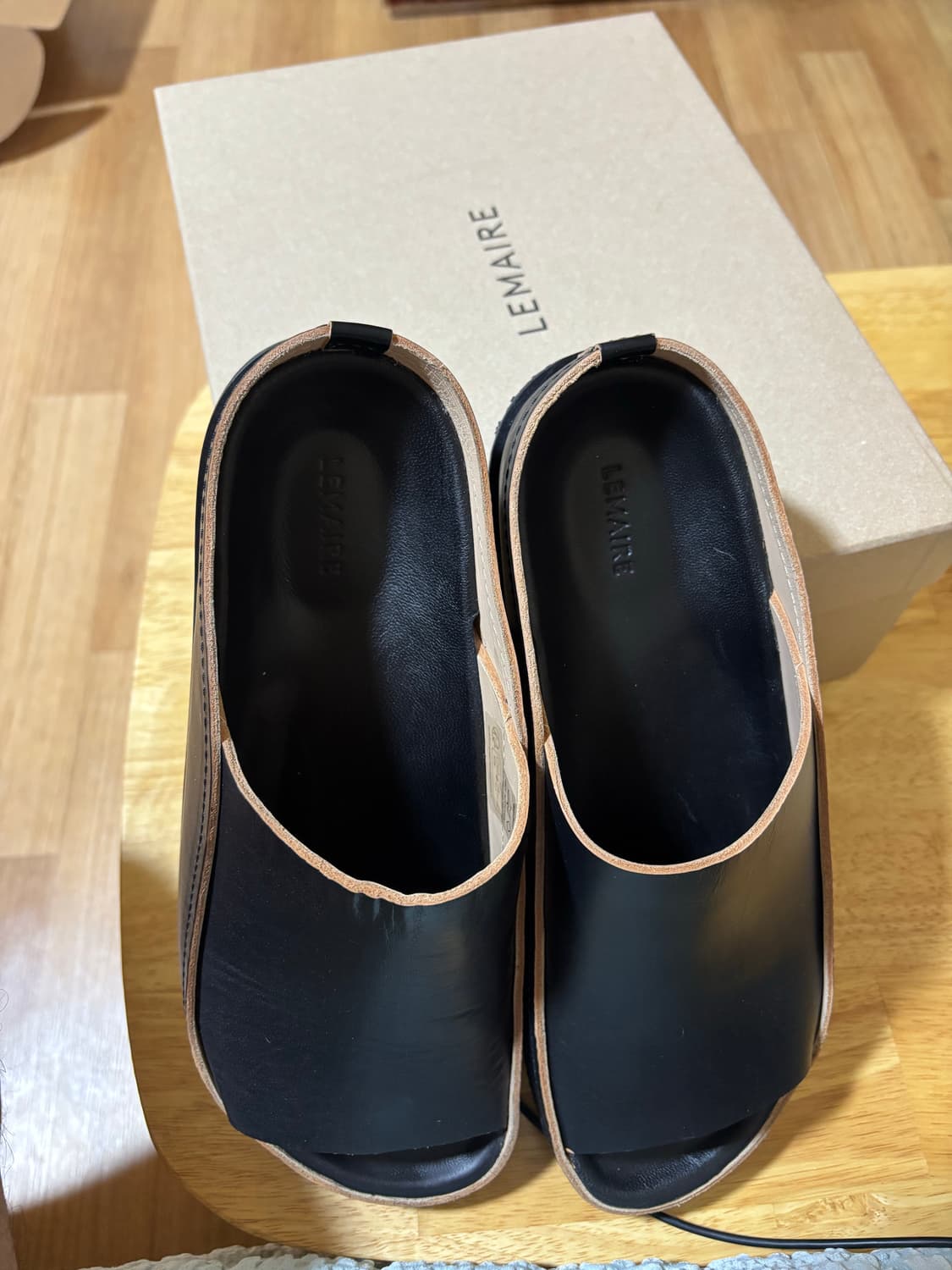 르메르 퍼스벳 샌들 43sz 팝니다 상품이미지4