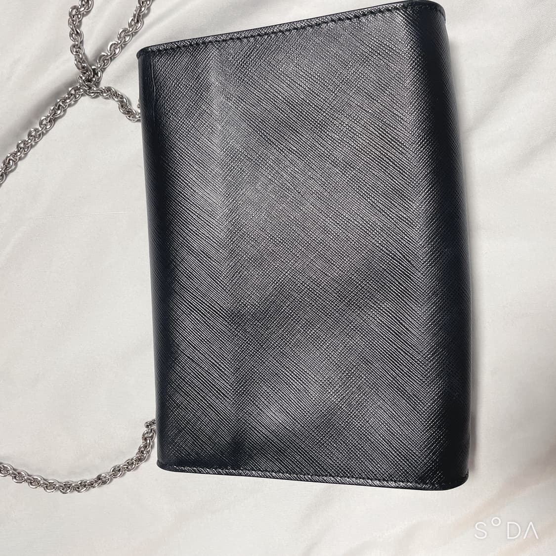 페라가모 체인 미니 크로스백 블랙 상품이미지6