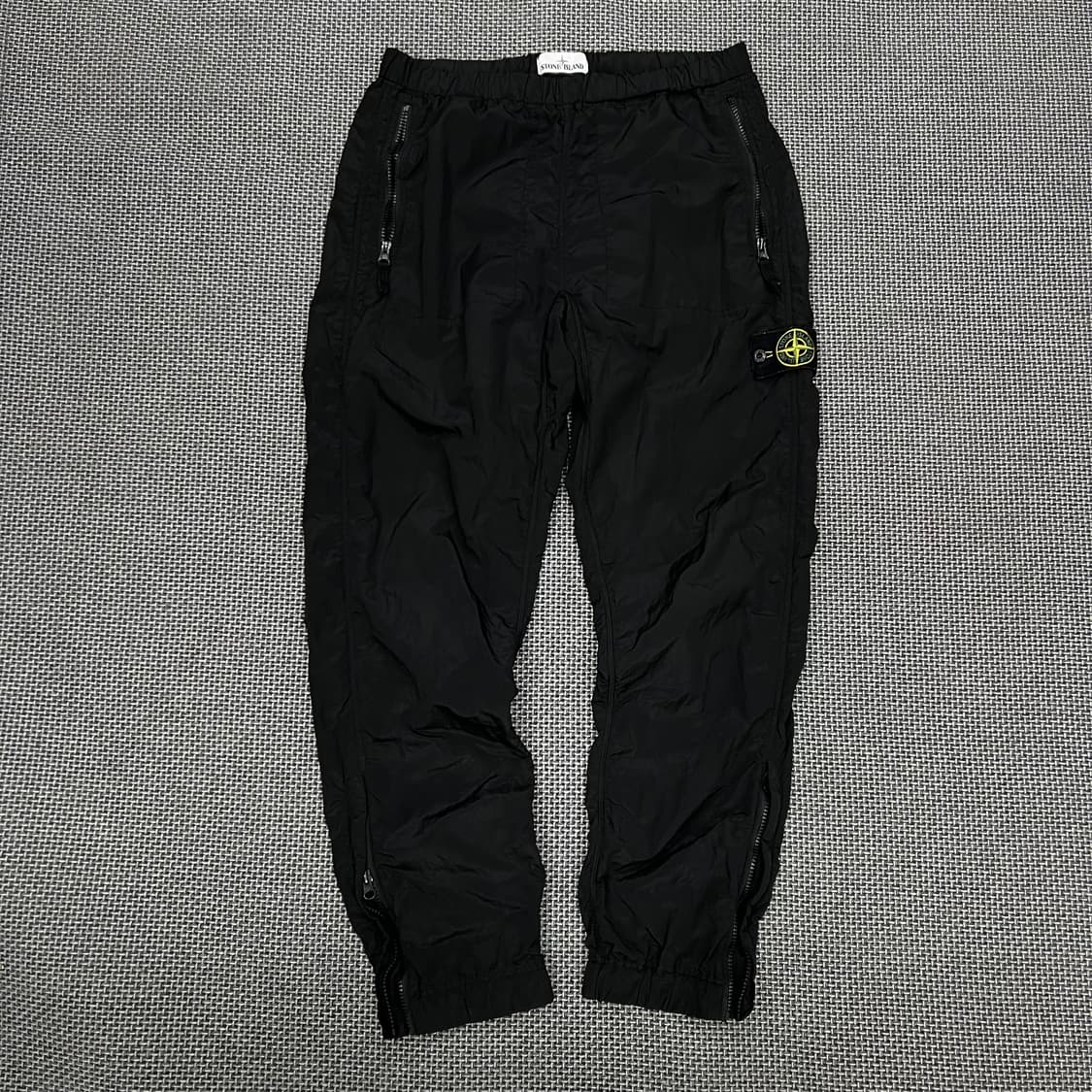 스톤아일랜드 나일론 조거팬츠 블랙 상품이미지1