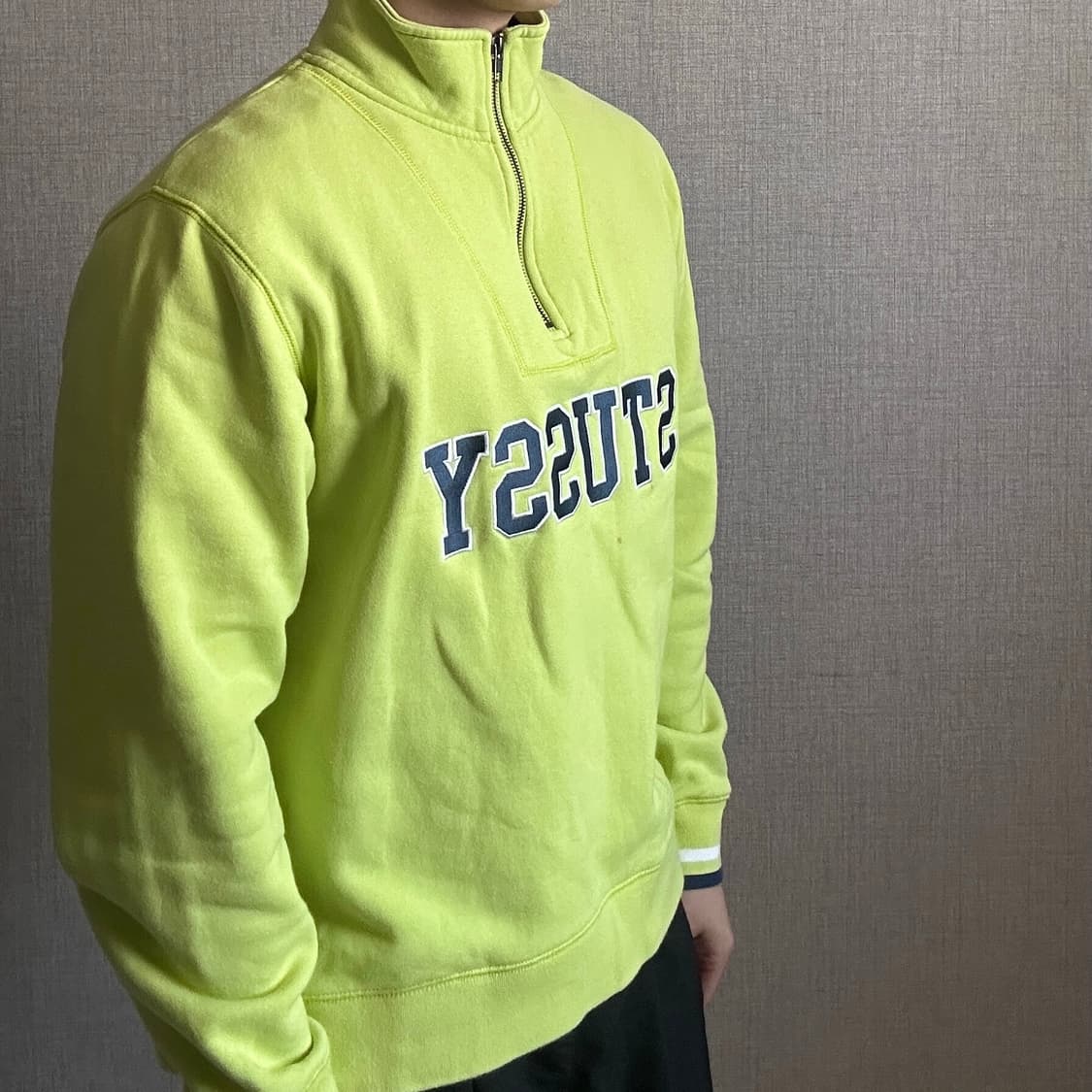 STUSSY 스투시 스펠아웃 로고 반집업 맨투맨 상품이미지3