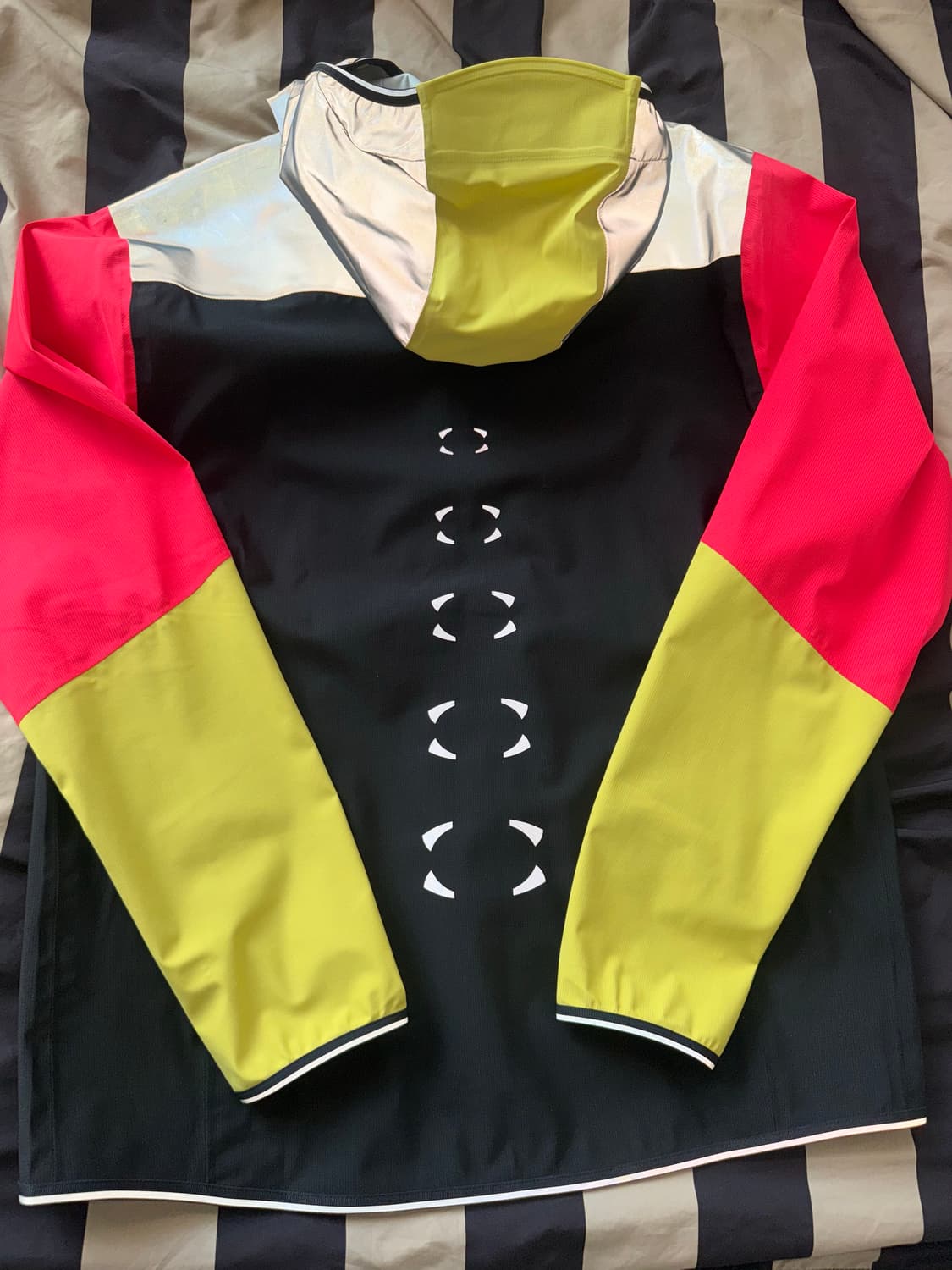 새상품 - 언더아머 방수 바람막이  상품이미지4