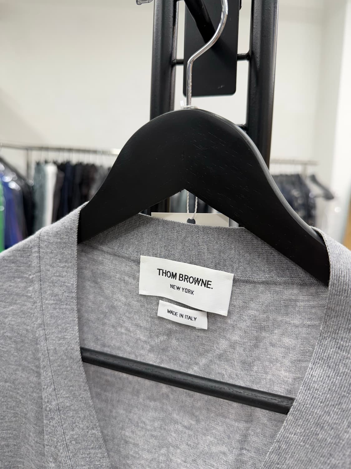 [4] 톰브라운 사선완장 메리노 울 가디건 상품이미지6