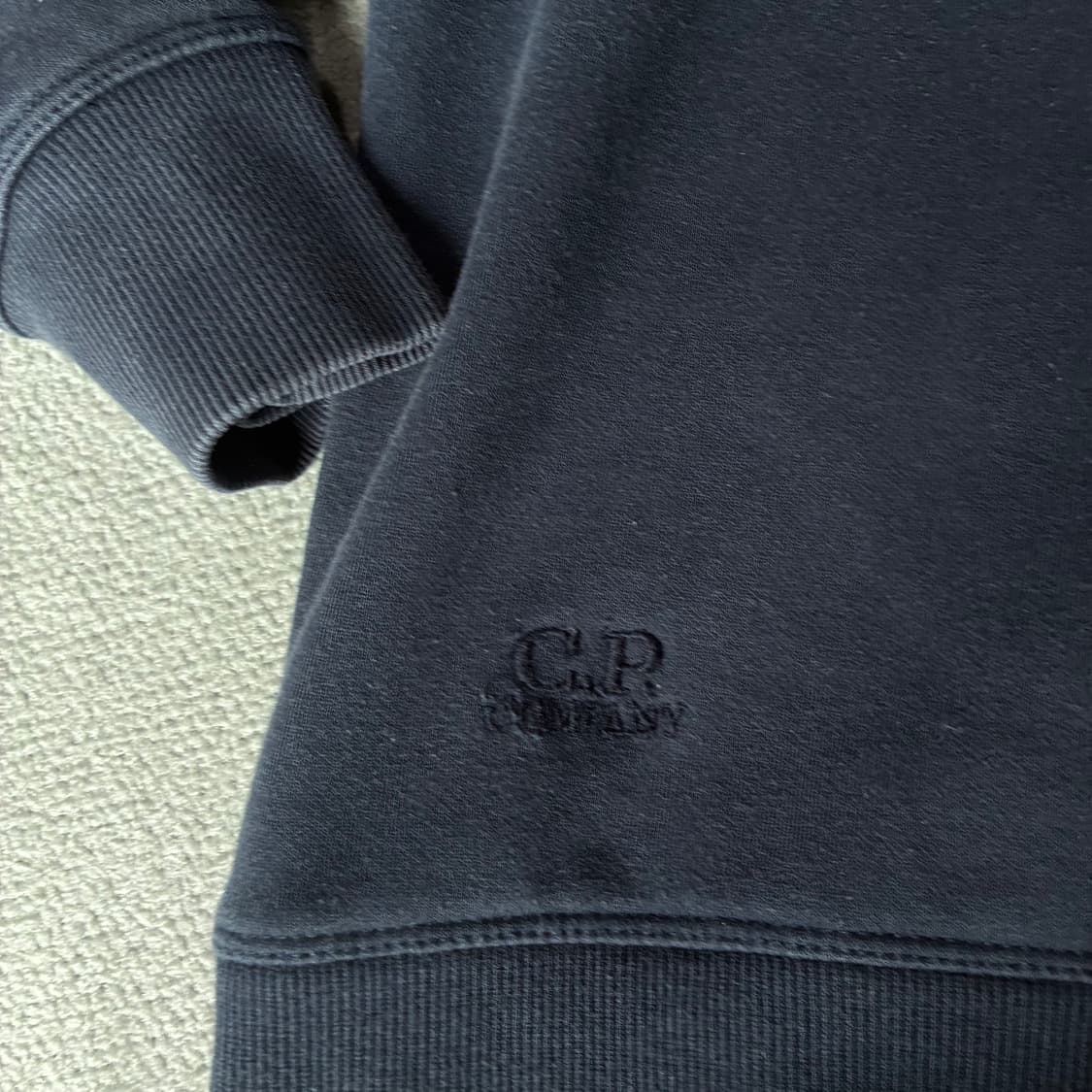 CP컴퍼니 네이비 맨투맨 정품 L 상품이미지4
