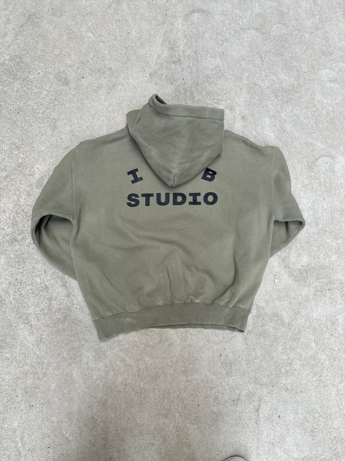 아이앱 스튜디오 카키 로고 후드티 상품이미지7