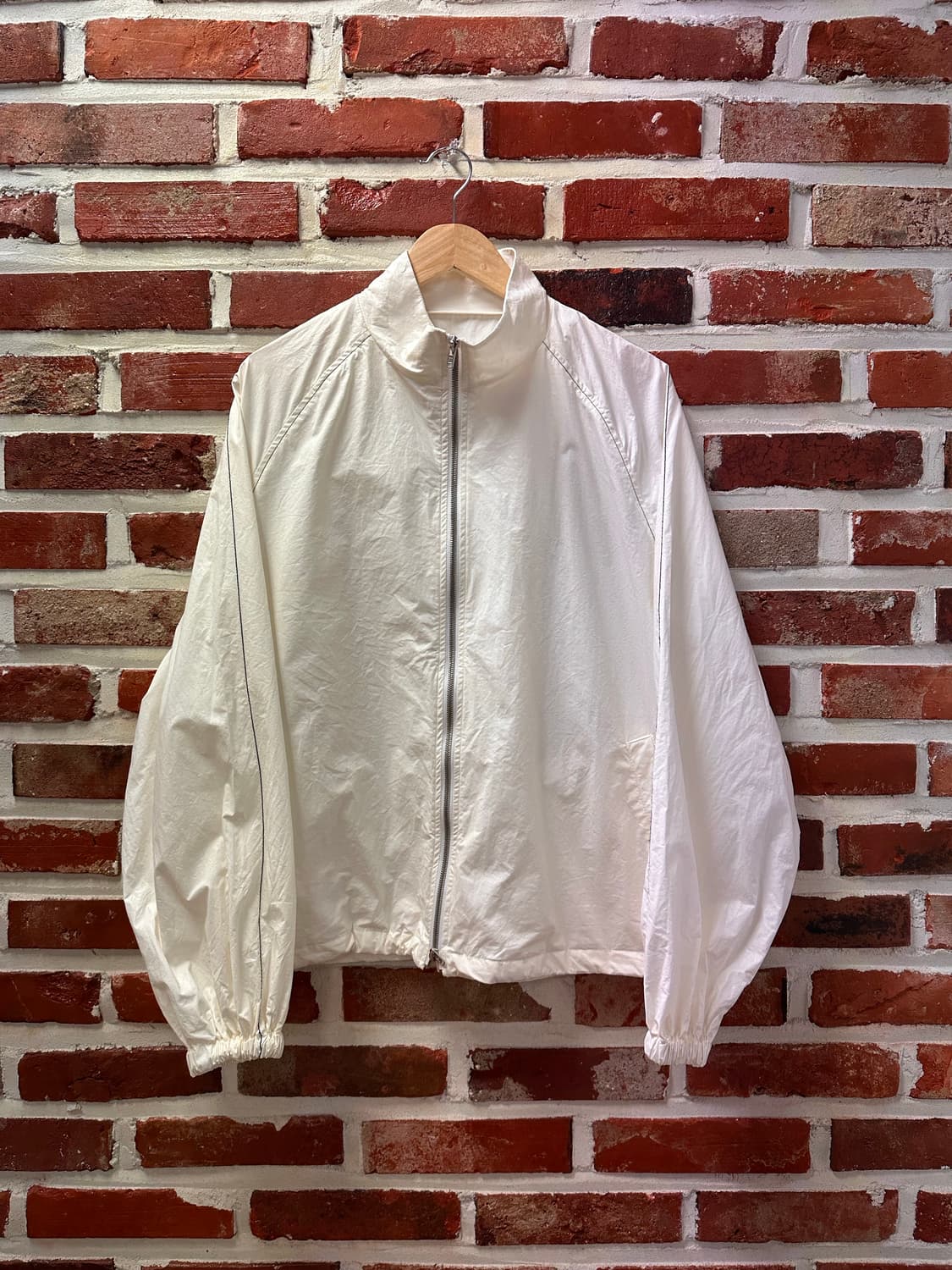 (OS)마뗑킴 22AW 코팅 점퍼 아이보리 상품이미지3