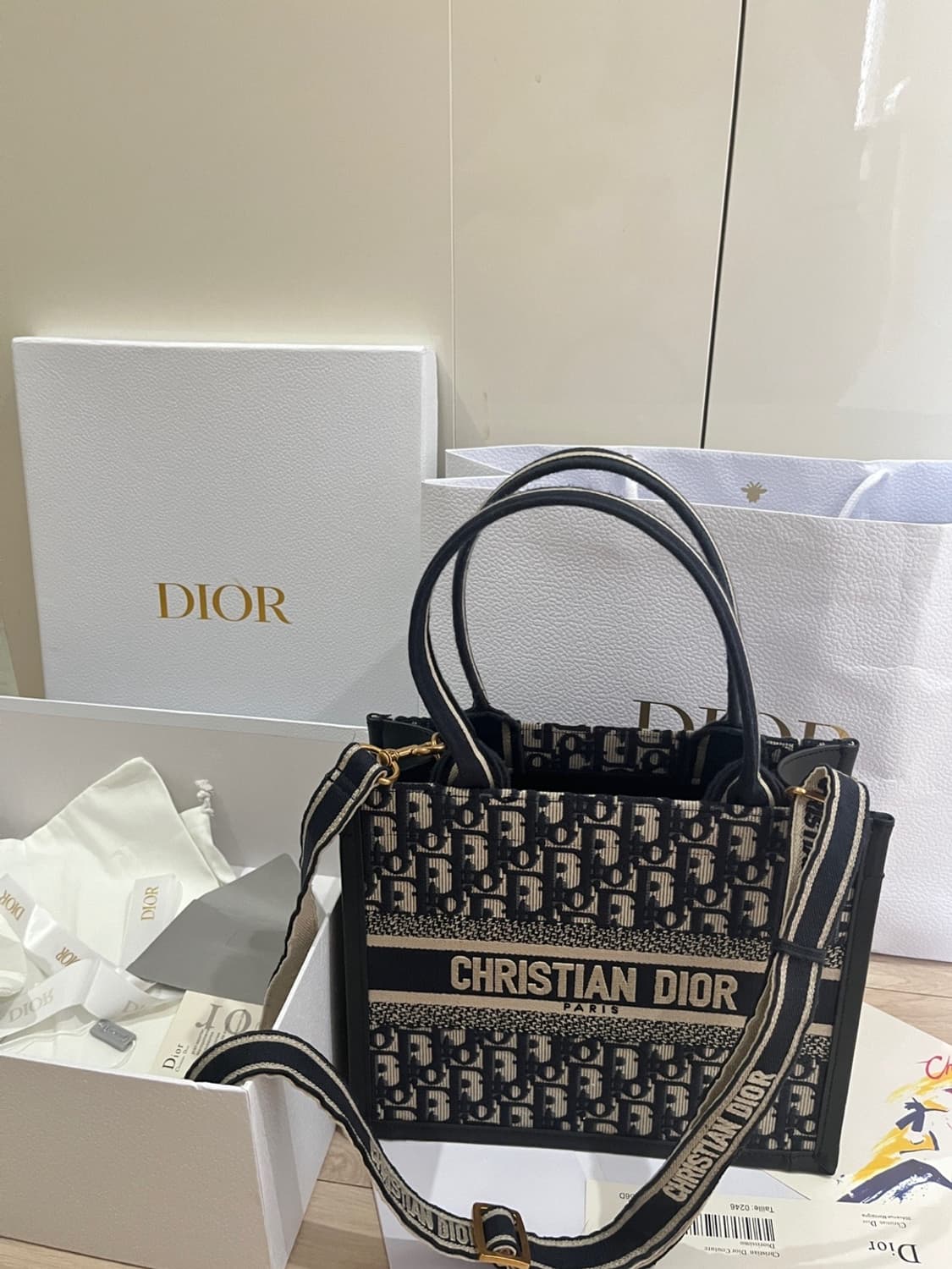 디올북토트 상품이미지1