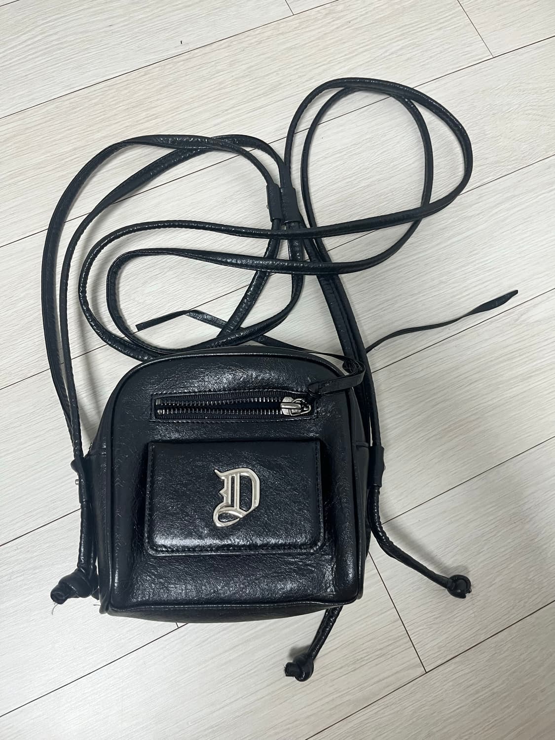 오도어 크로스백 상품이미지1