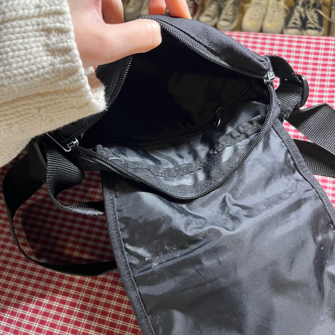 이스트팩 크로스백 상품이미지8