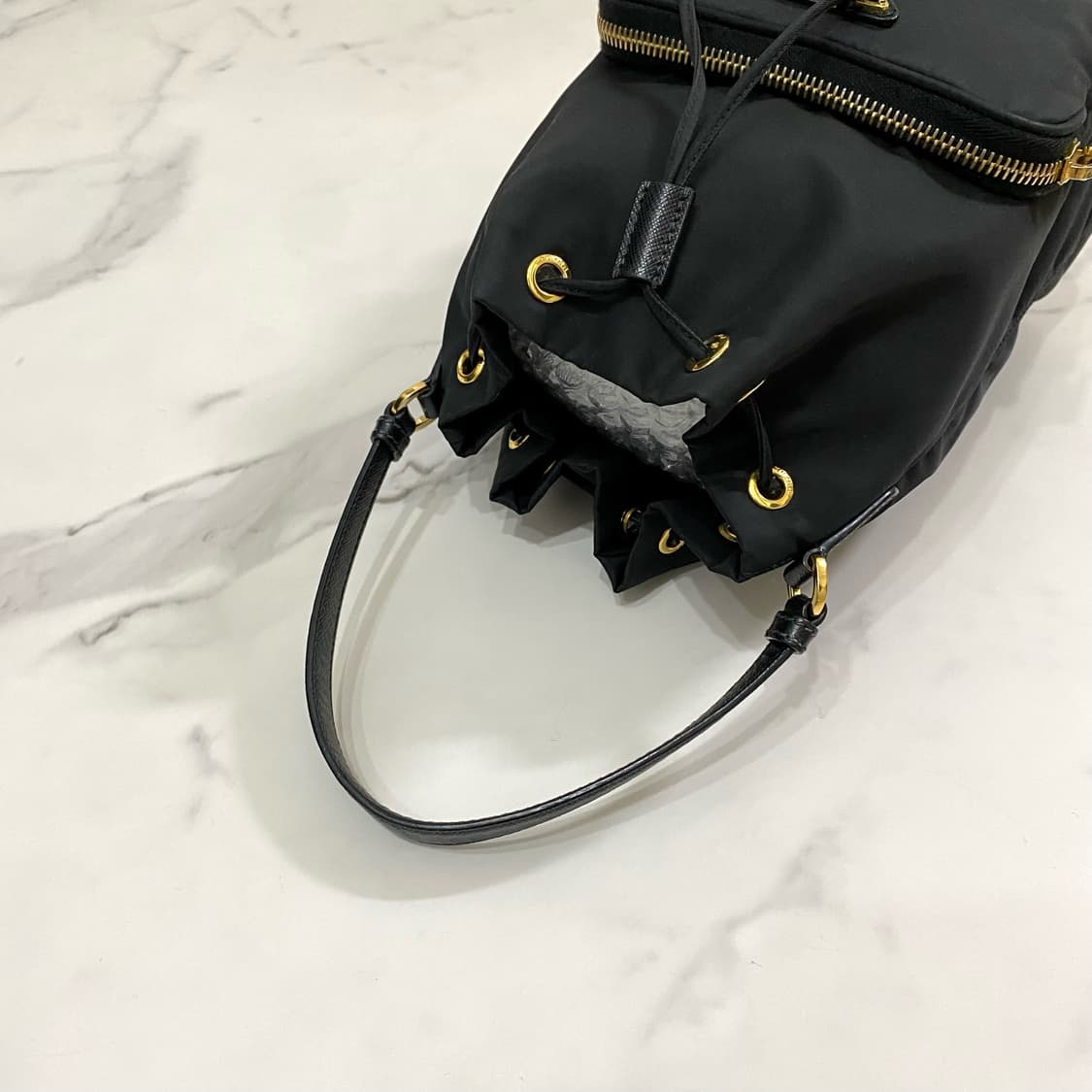 프라다 듀엣 리나일론 삼각로고 버킷백 1BH038 블랙 상품이미지5