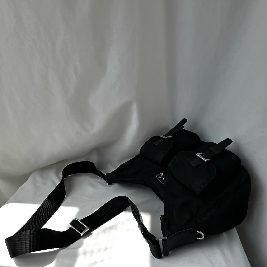[정품 PRADA] 프라다 투포켓 호보백 크로스백 남녀공용 상품이미지3