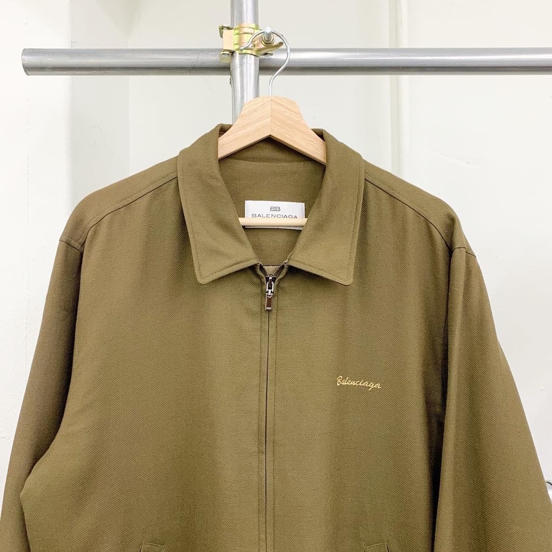 발렌시아가 브라운 미니멀로고 자켓 상품이미지1