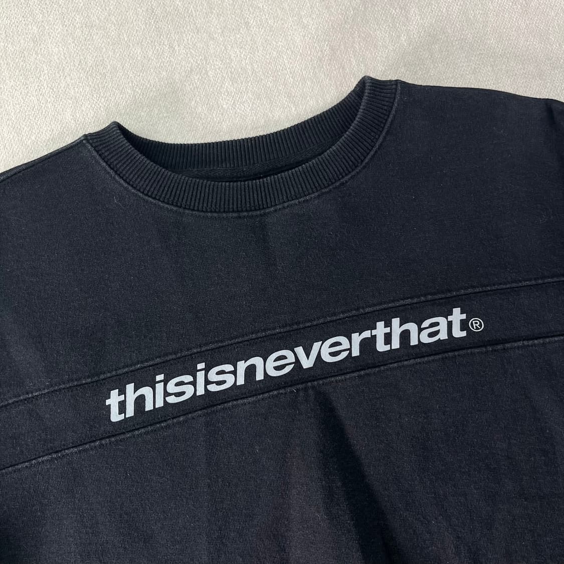 105 디스이즈네버뎃 빅로고 맨투맨 상품이미지3