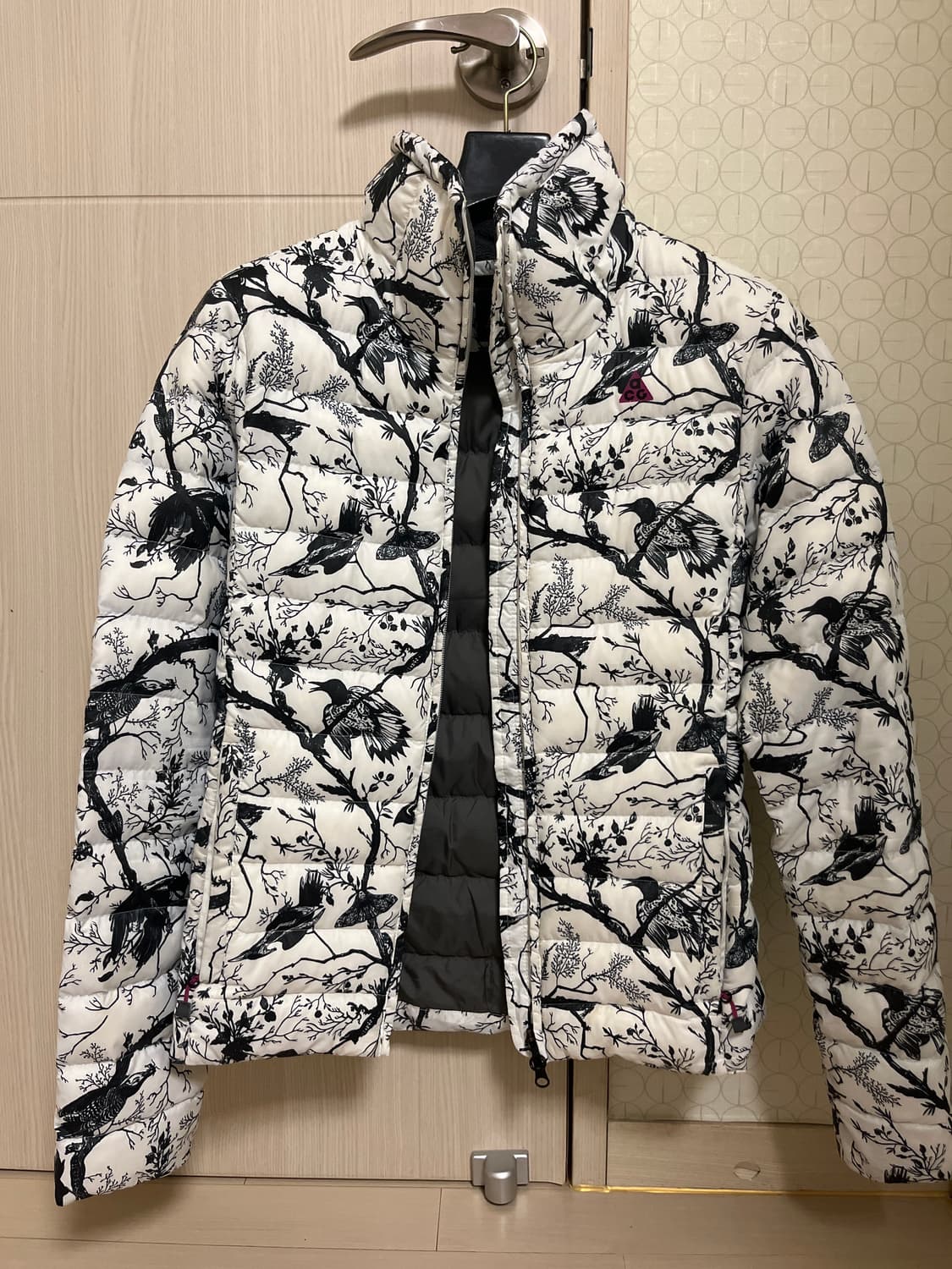 나이키 ACG 경량패딩 상품이미지1