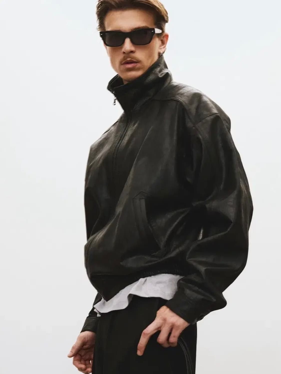 렉토 25ss 크랙 이펙트 레더 하이넥 점퍼 상품이미지2