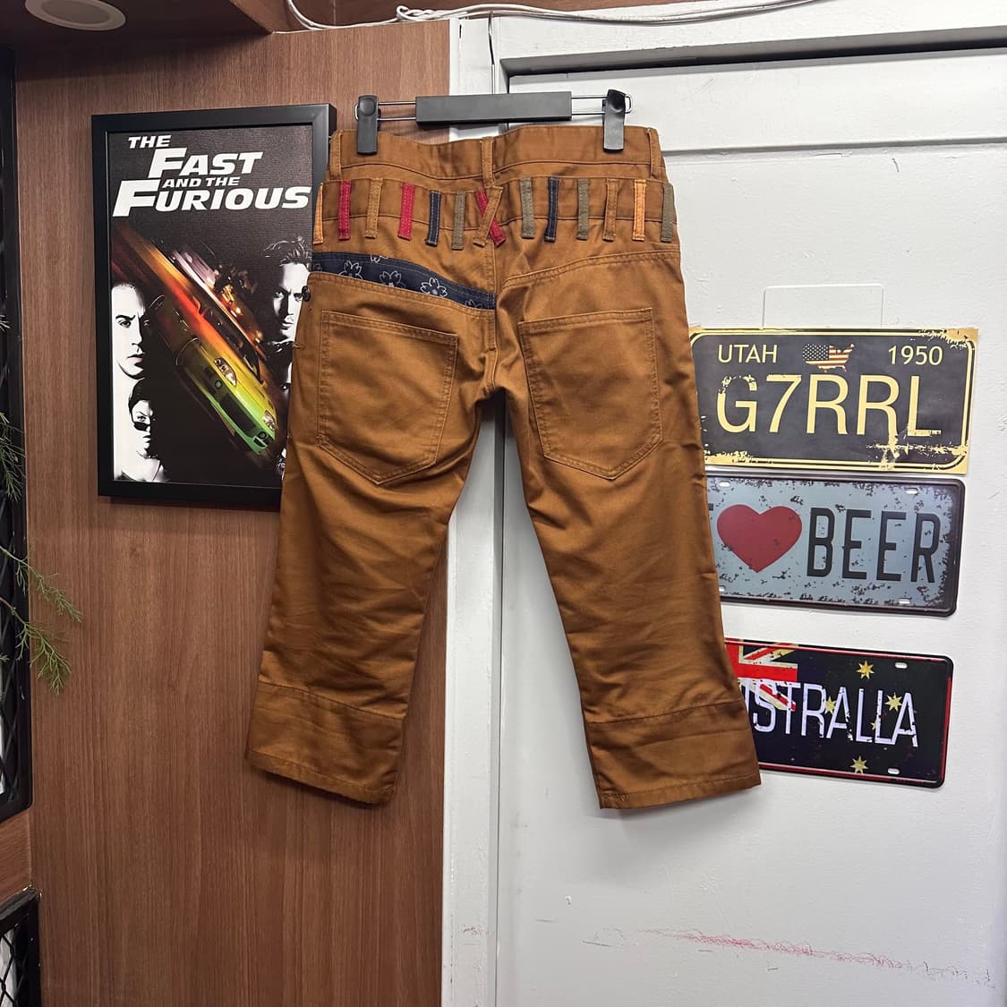 Camel Sakura Detail Capri Pants  상품이미지2