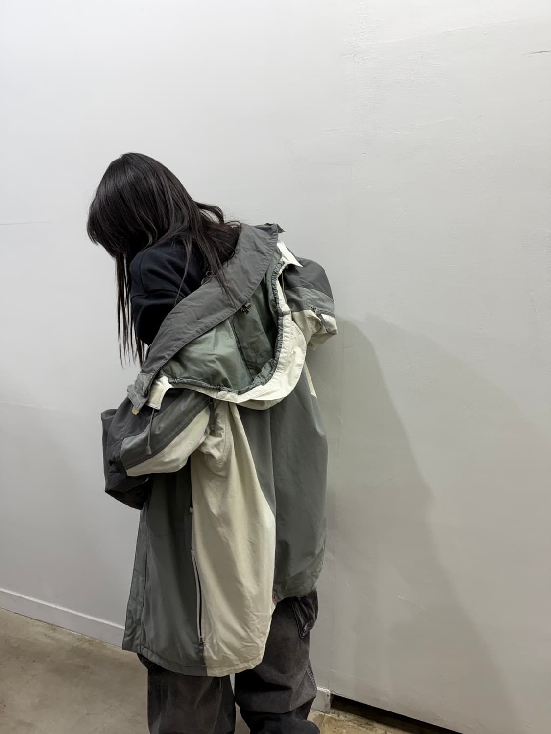 노스페이스 하이벤트 그레이&화이트 윈드브레이커 상품이미지1