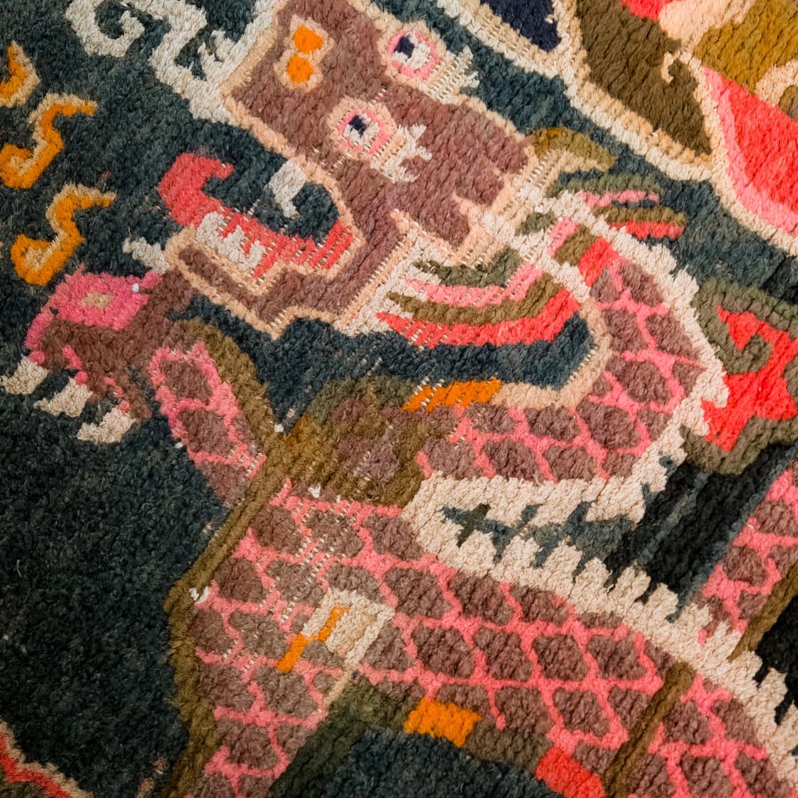 Vintage Tibetan Double Dragon Rug 상품이미지5