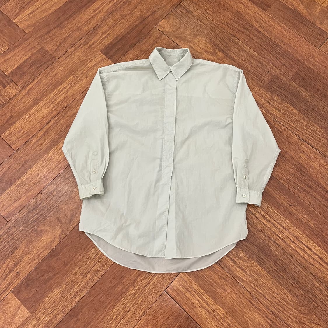 아모멘토 시어 버튼 셔츠 상품이미지3