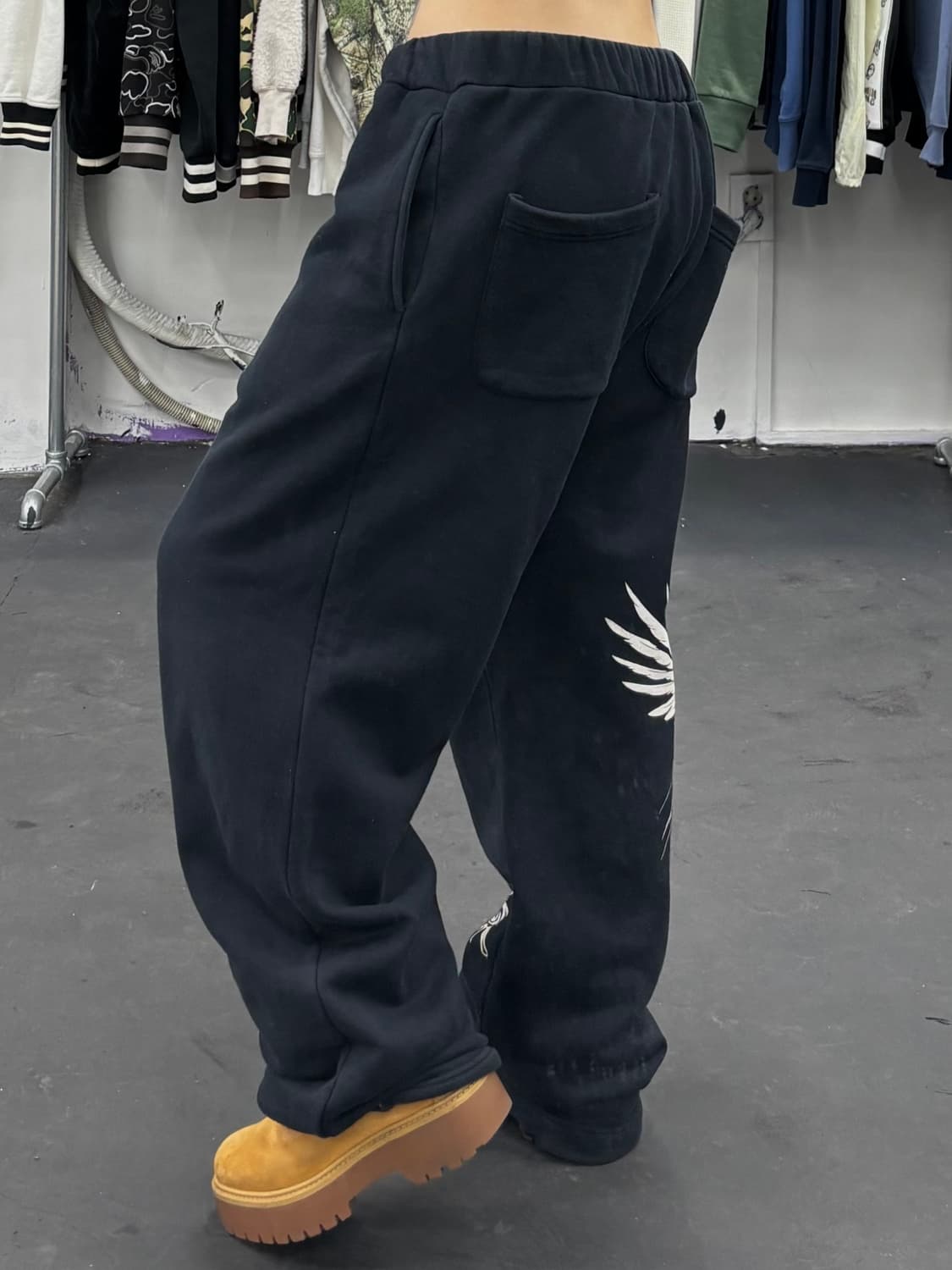 카라쿠리 타마시 오리엔탈 자수 스웻팬츠 상품이미지2