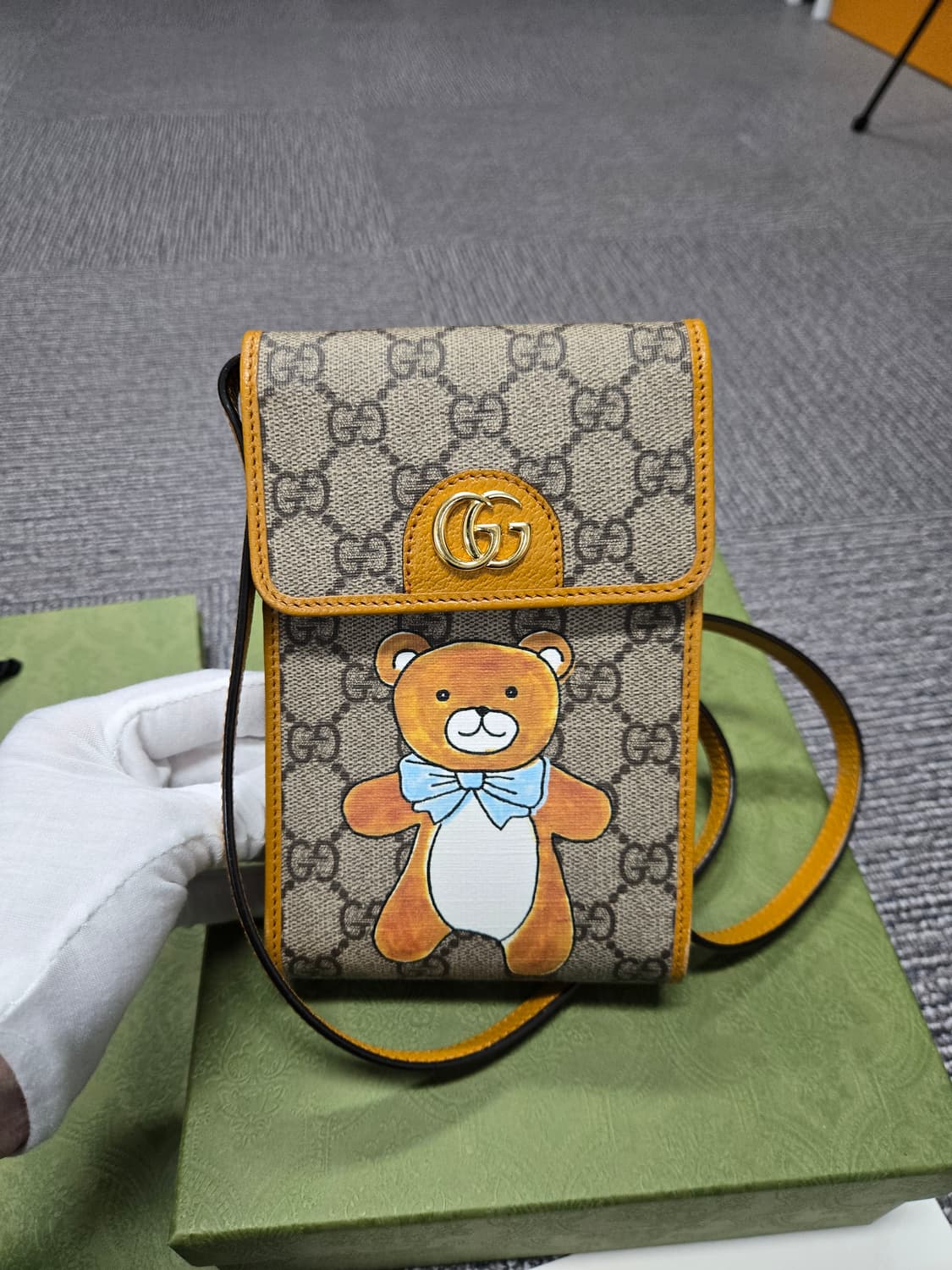 [특가][정품] 구찌 카이 한정판 폰홀더백 상품이미지1