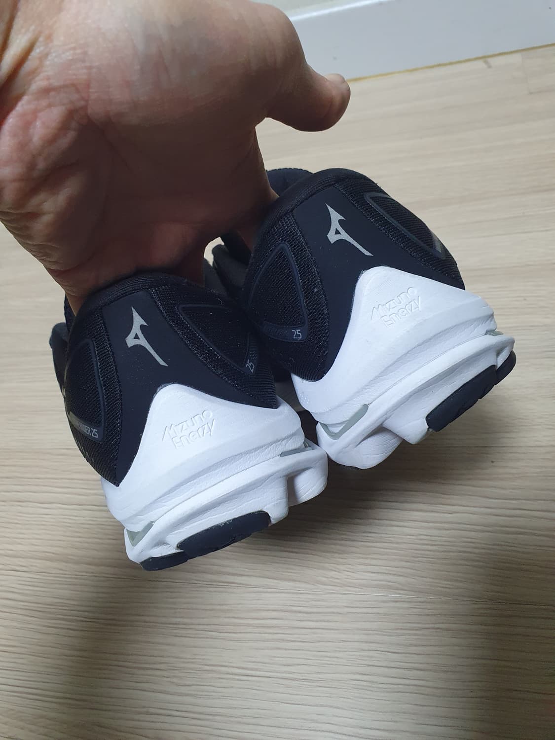 미즈노 웨이브 라이더 25 블랙 런닝화 260 상품이미지7