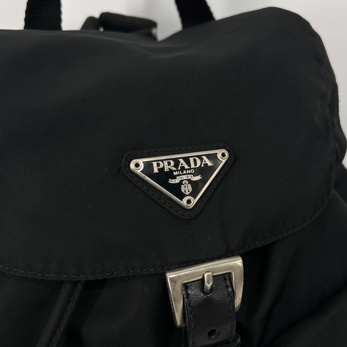 프라다 삼각로고 나일론 백팩 블랙 스몰 상품이미지4