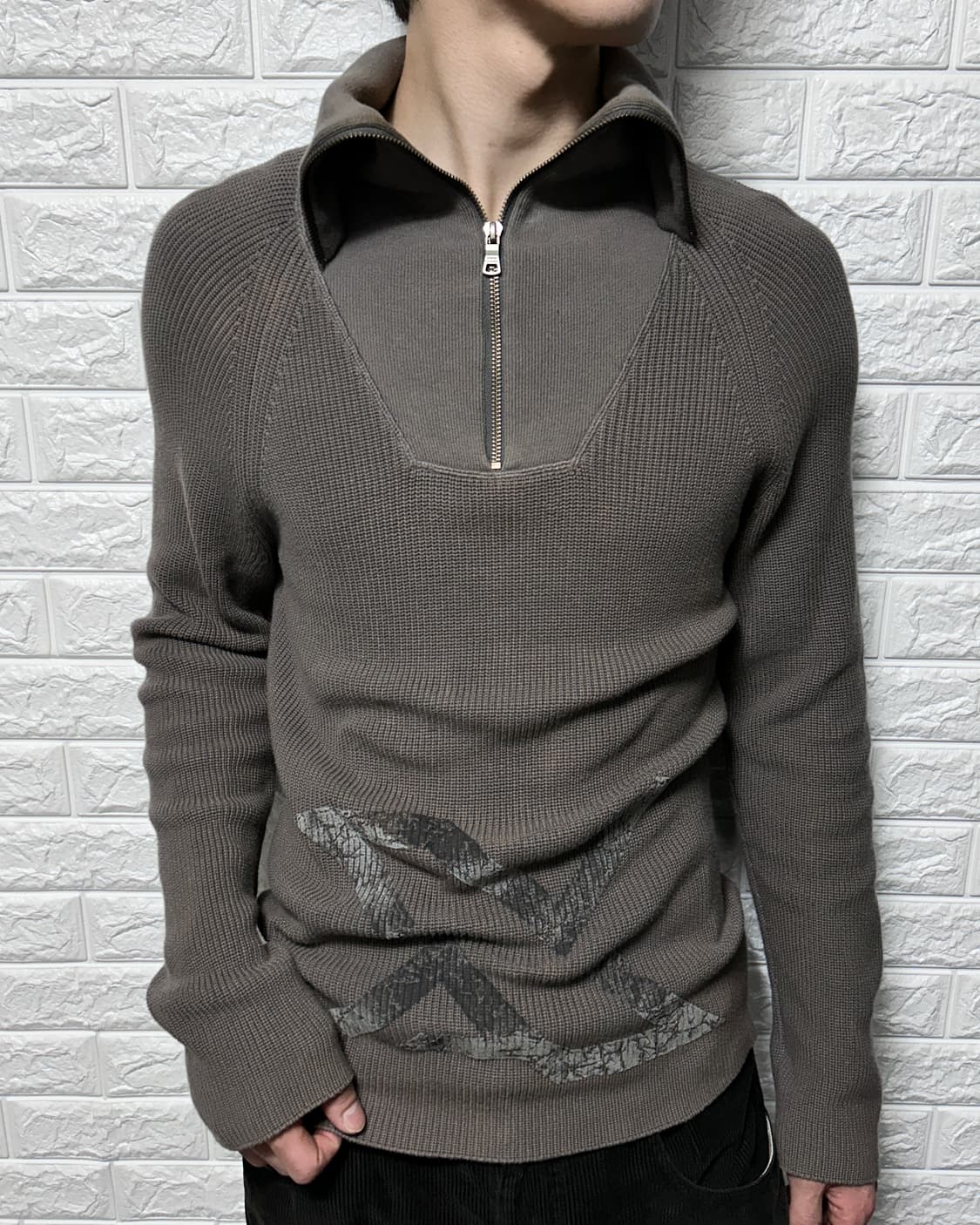 아르마니 익스체인지 하이넥 하프 짚 니트 상품이미지1