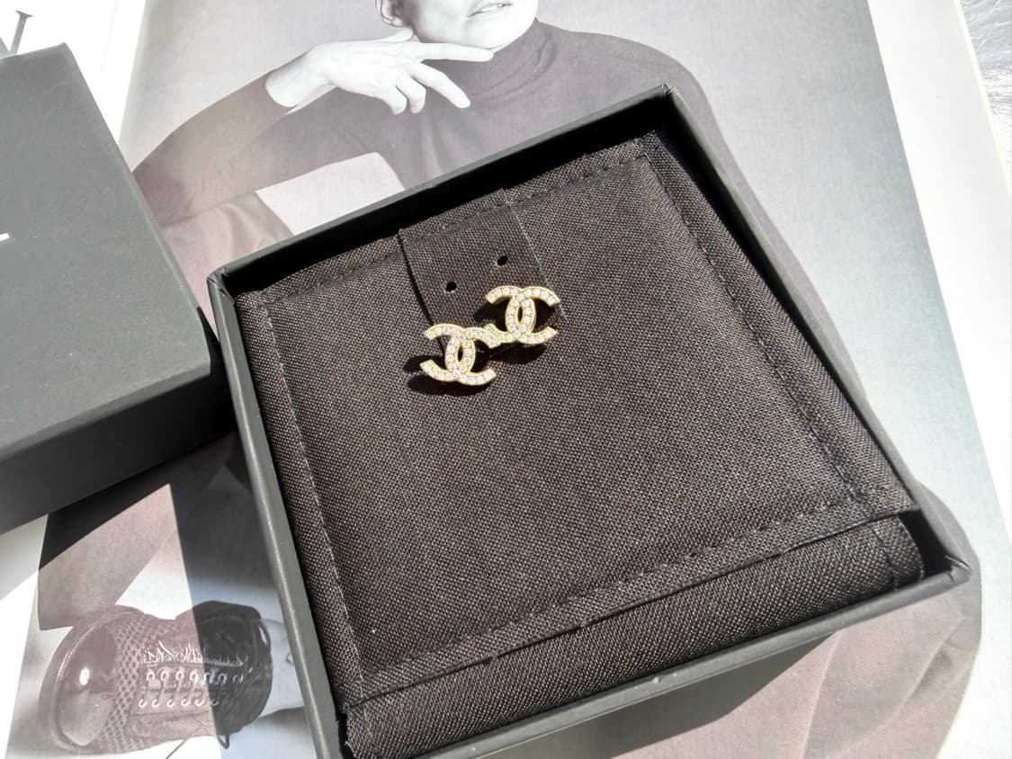 샤넬 클래식 큐빅 이어링 상품이미지3