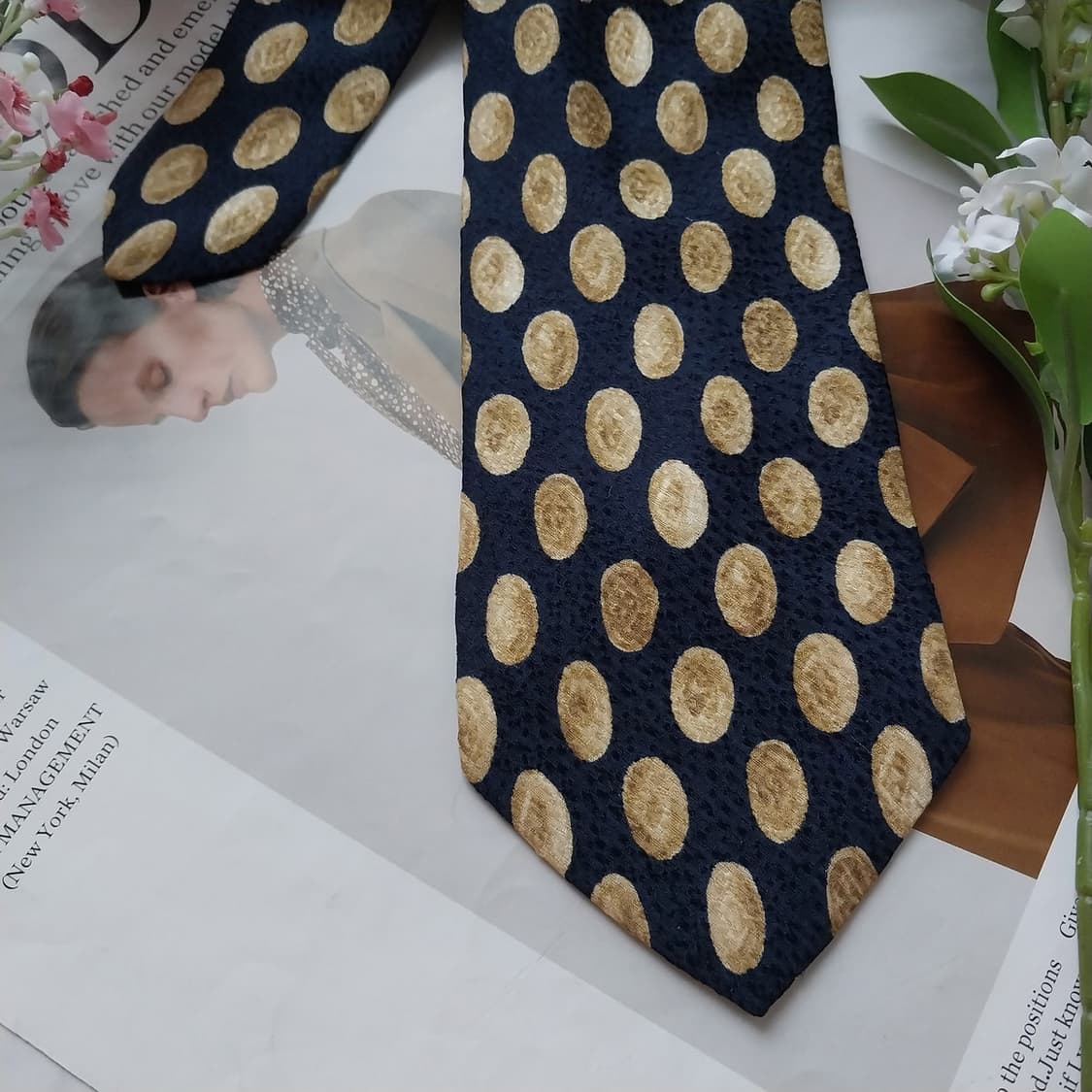 휴고보스 실크 네이비 도트 패턴 넥타이 9.7cm A+등급 K1673
 상품이미지5