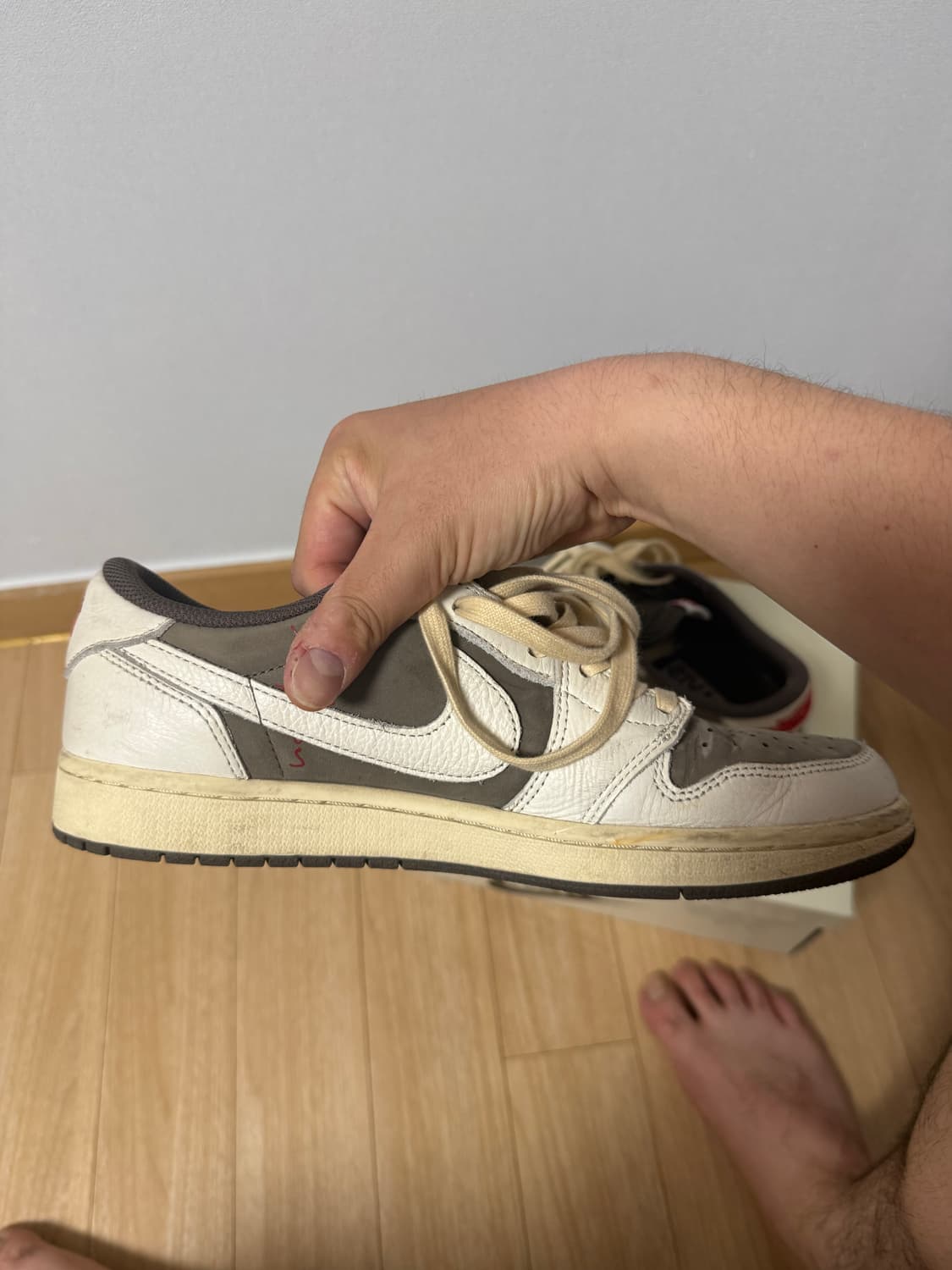 트레비스 스캇 조던 1 270 리버스 모카 상품이미지2