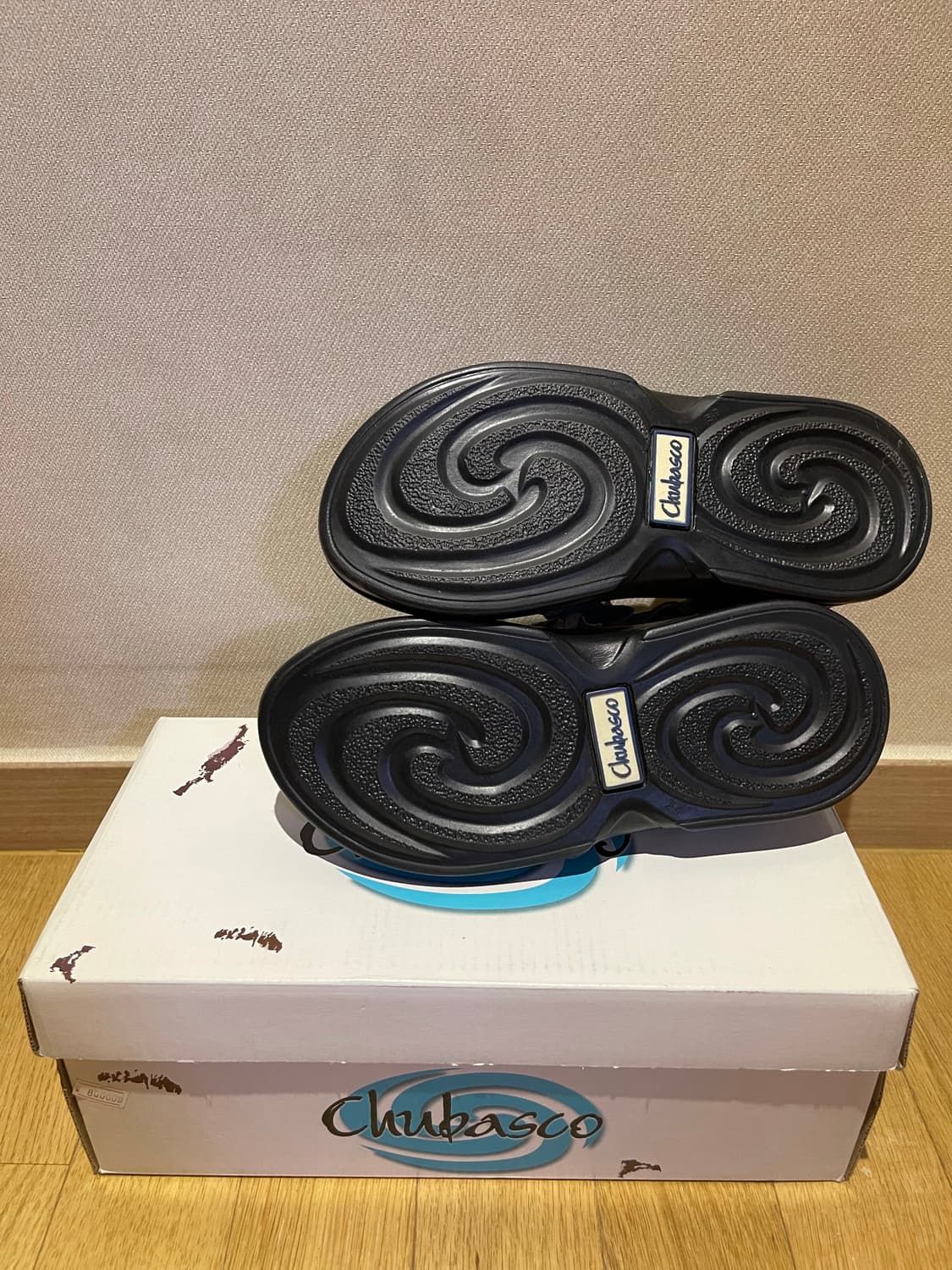 츄바스코 새상품 w7 235-240 상품이미지2