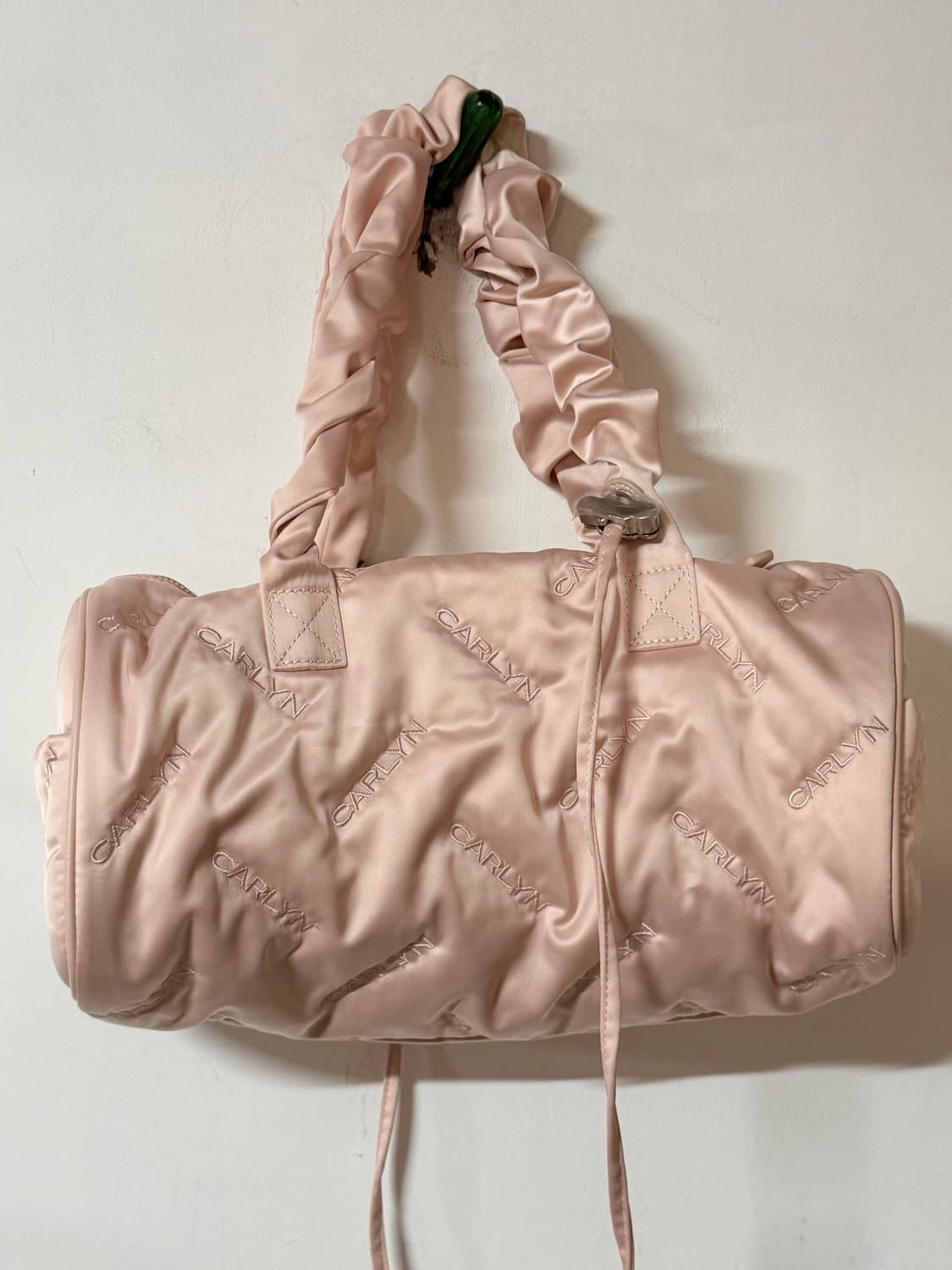 새상품 칼린 CARLYN 딸기우유 보스턴백 토트백 상품이미지3