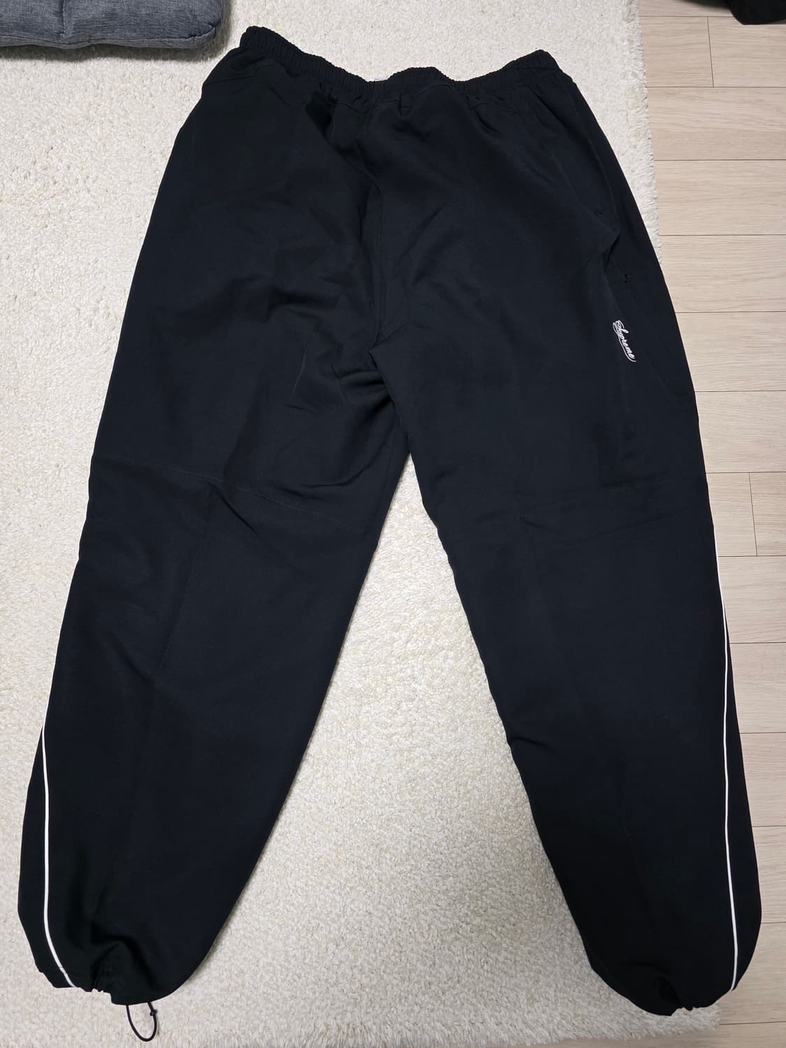 슈프림 x 나이키 트랙 팬츠 블랙 - 25SS 판매합니다. 상품이미지4