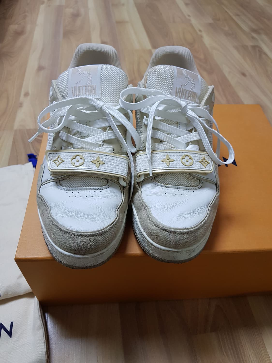 루이비통 LV 트레이너 스니커즈 베이지 상품이미지2