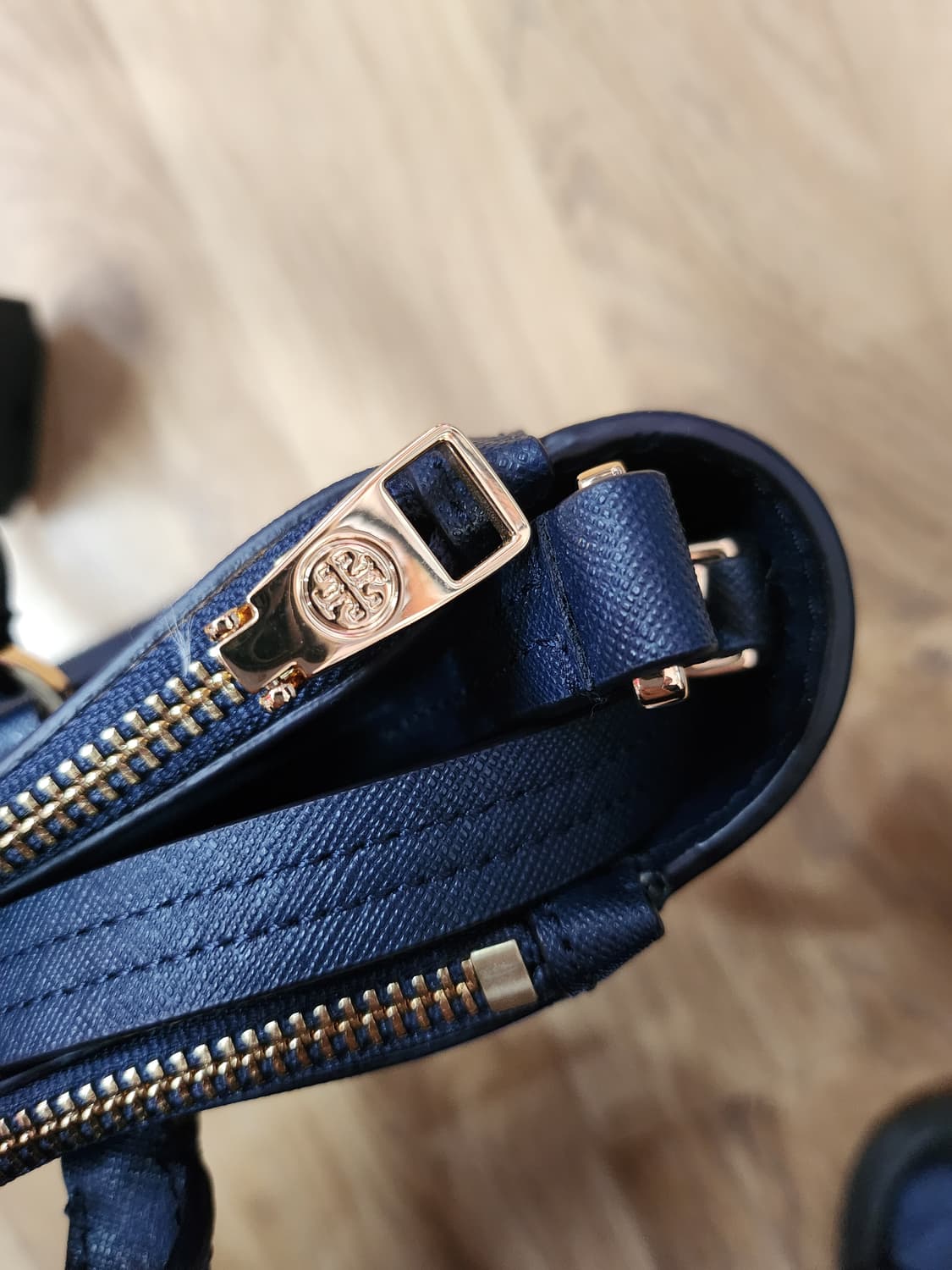 토리버치 러빈슨 스몰더블집 토트 크로스백 상품이미지3