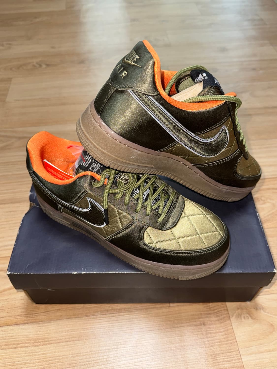 (새상품) 나이키 에어포스 1'07 프리미엄 퀼티드 사틴 팩 카고 카키 상품이미지1