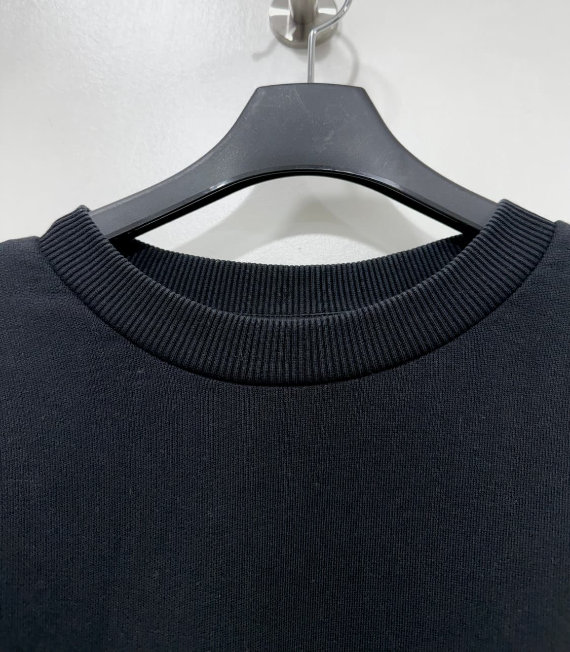 메종마르지엘라 MM6 네온 로고 스웨트셔츠 상품이미지2