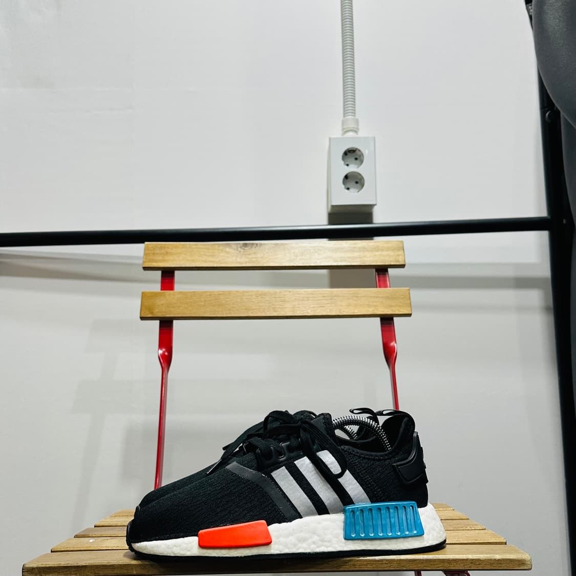 230) 아디다스 운동화 여성 여자 신발 NMD R1 블랙 상품이미지3