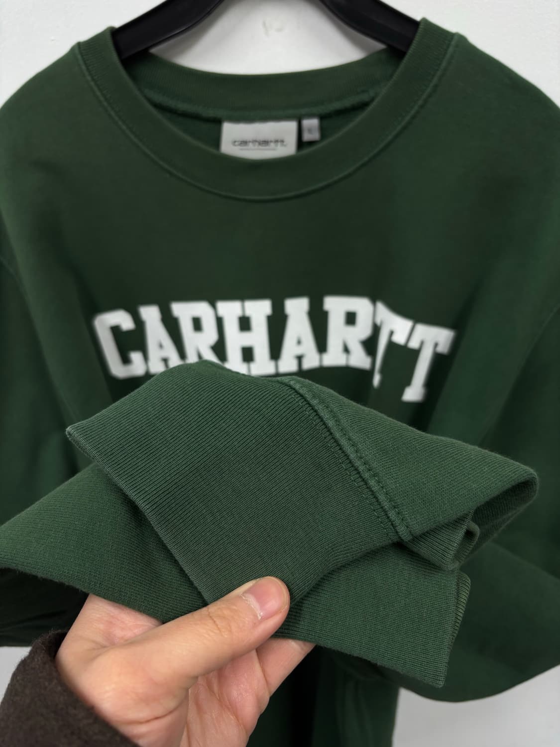 칼하트 레터링 맨투맨 상품이미지3