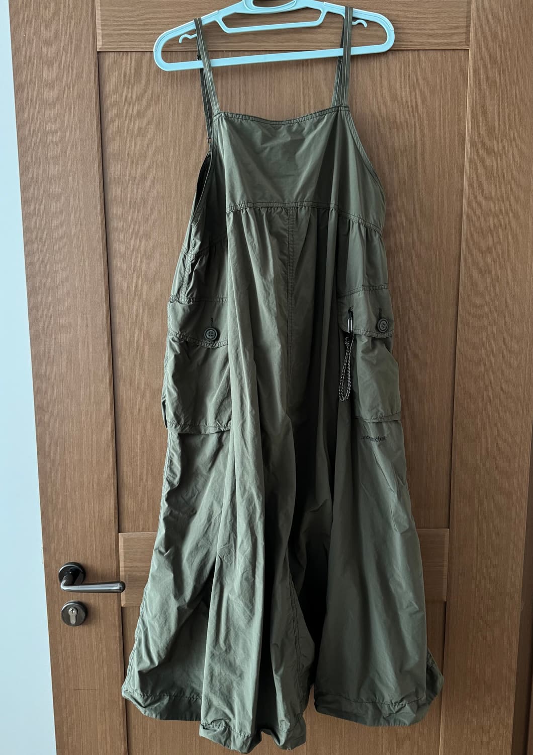 (네고가능) 앤드원더 오버사이즈 카고 원피스 (카키 F) 상품이미지4