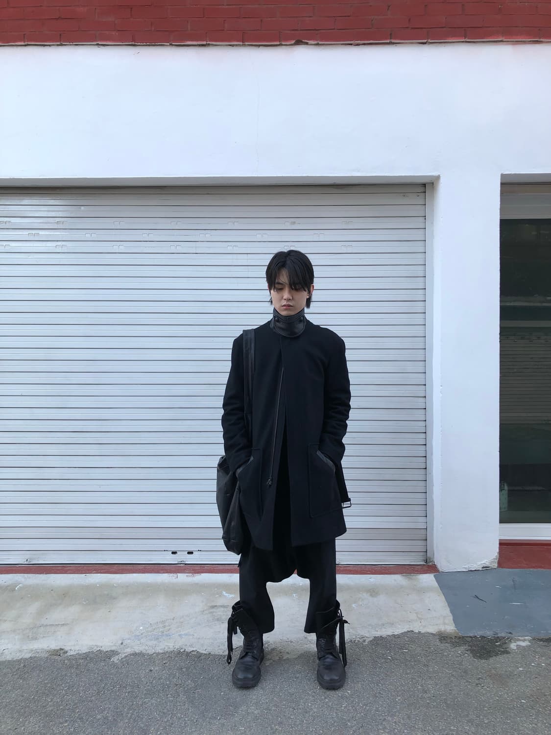 아르마니 익스체인지 하이넥 레더 카라 맥코트 상품이미지3