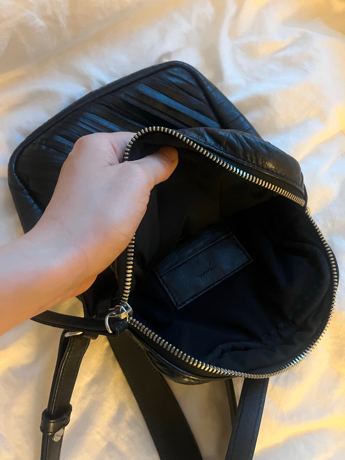 creased mini leather bag 상품이미지3