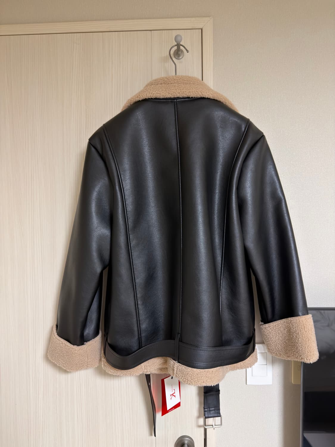 콜릿 MEN 오버핏 무스탕 플리스 자켓 Black Beige 상품이미지4